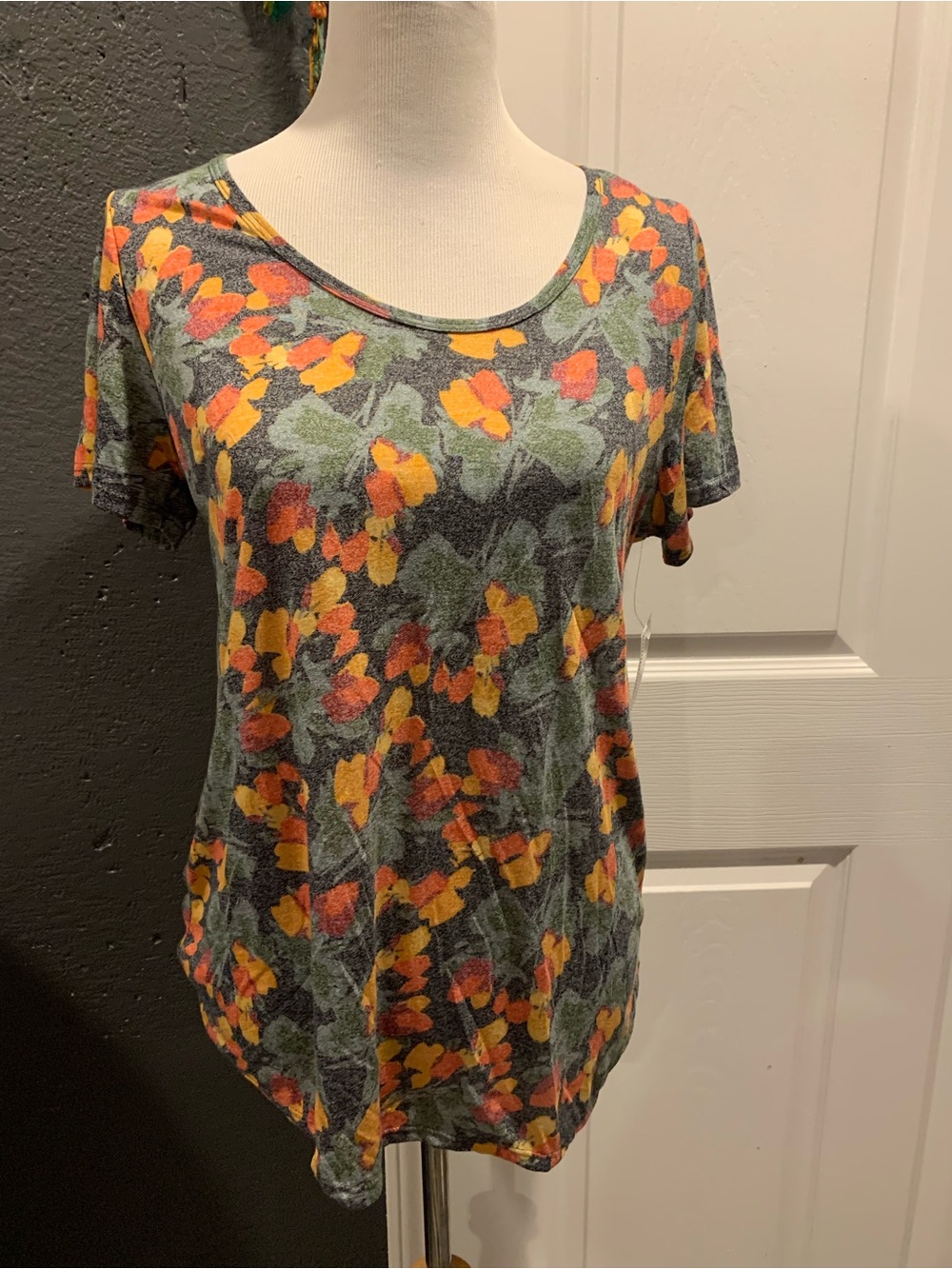 LuLaRoe Scoop Neck Short Sleeve Tee in Gray with Orange & Yellow Floral